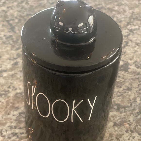 😌HP😚 Rae Dunn Halloween SPOOKY or BOO scented black ceramic lidded jar candle - Picture 3 of 6